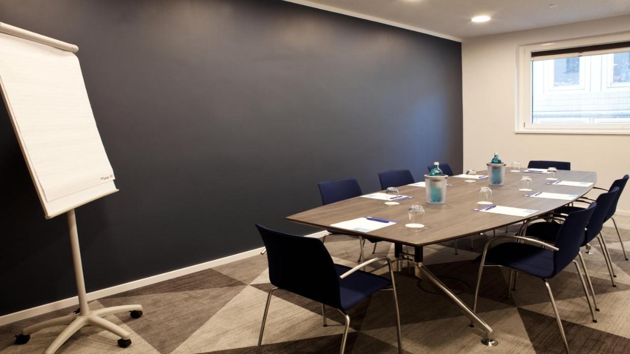 Holiday Inn Express Bochum By Ihg エクステリア 写真