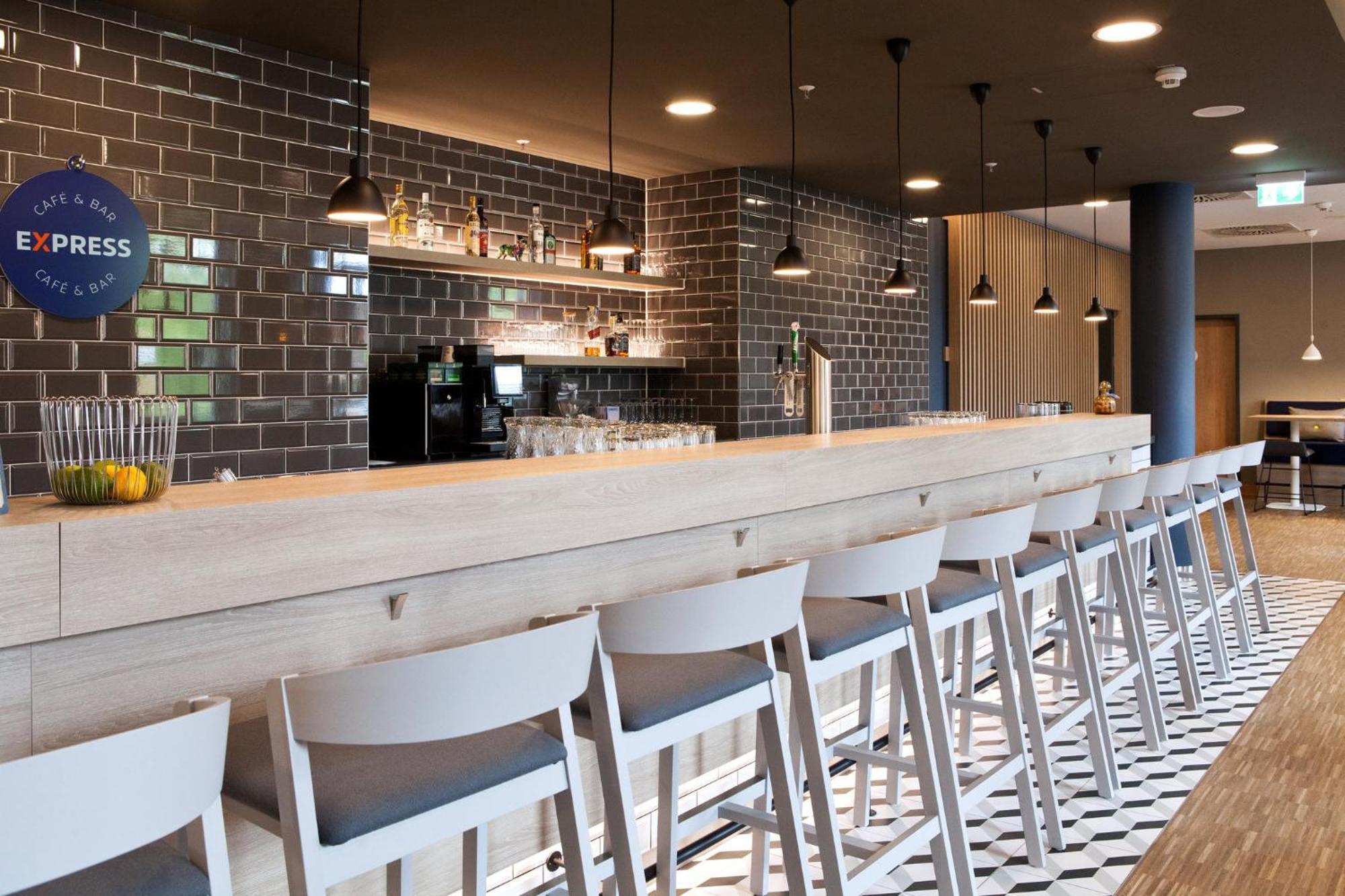 Holiday Inn Express Bochum By Ihg エクステリア 写真